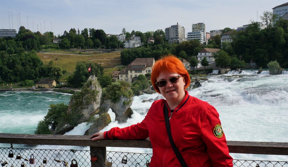 18.06.24_054_  Швейцария_ Рейнский водопад.JPG