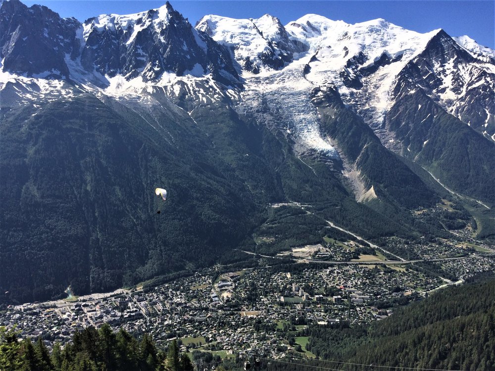 18.06.27_245_  Бревент (2525м)- Мон-Блан внизу Шамони.JPG