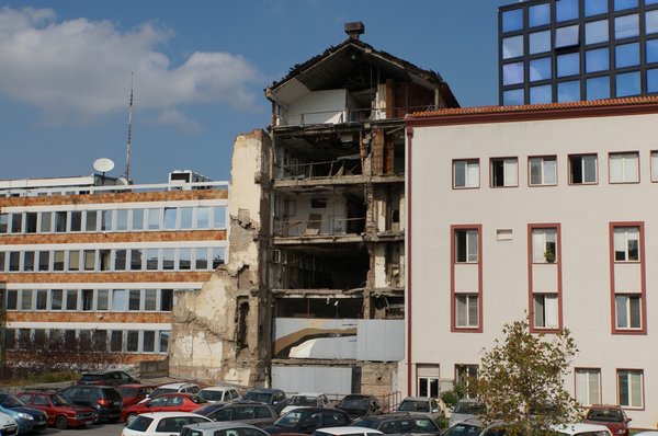 09639.Белград.Уничтоженное здание Радио и Телевидения Сербии.jpg