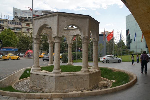 11867.Тирана.Гробница Каплана-паши.jpg