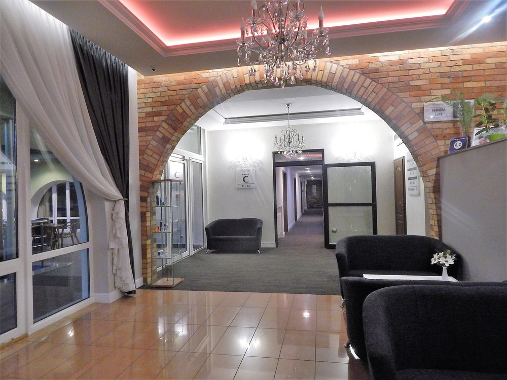 Холл в отеле в Польше..jpg