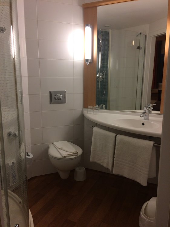 18.07.02_Чехия_ Оломоуц_ Отель Ibis 3_05.JPG