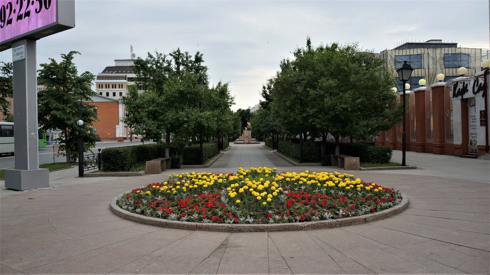 18.07.05_061_ Тюмень_ Сквер сибирских кошек.JPG