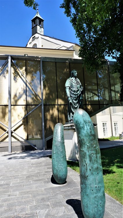 18.07.02_162_  Зальцбург_ Двор университета.JPG