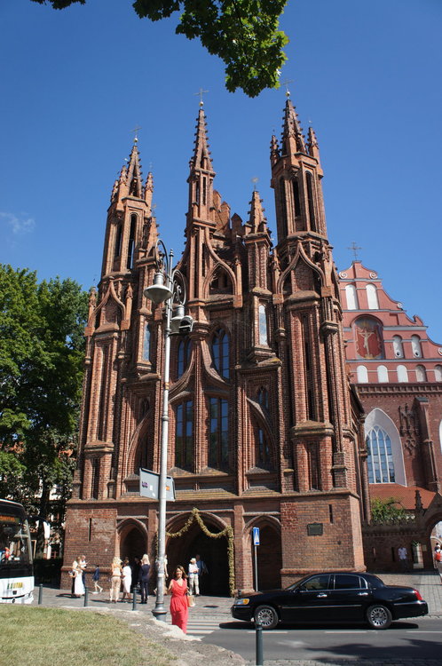 DSC04417Вильнюс. Костел Святой Анны. и Бернардинский костел .JPG