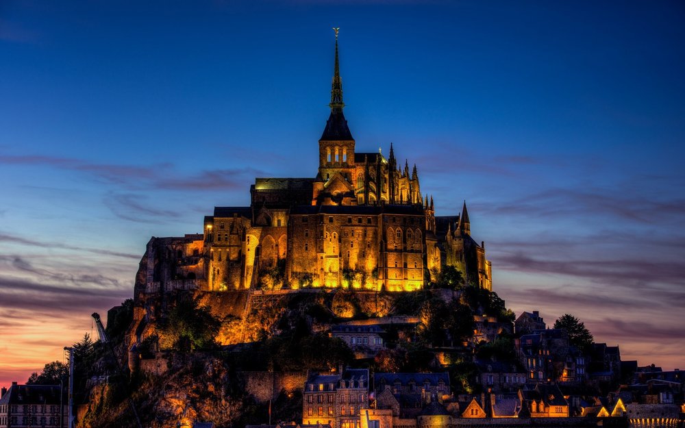 France-Mont-Saint-Michel-castle-city-evening-lights_1920x1200.jpg