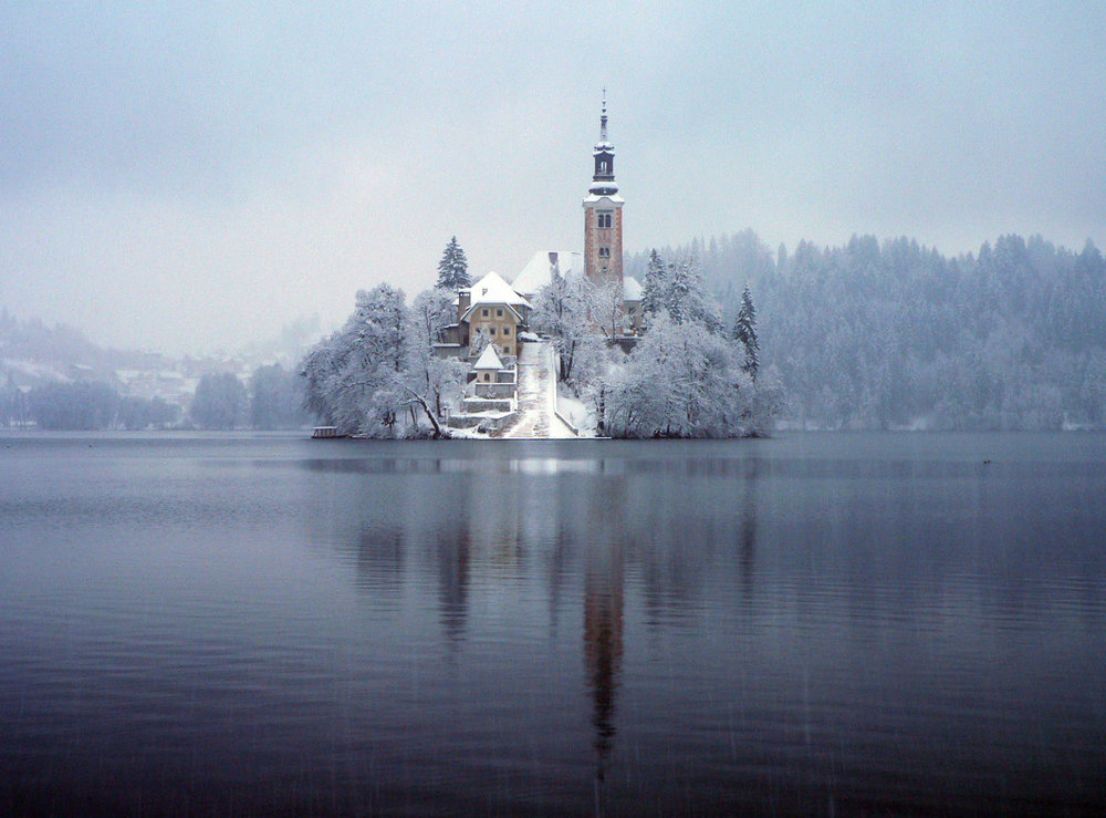 Bled_under_the_snow.JPG