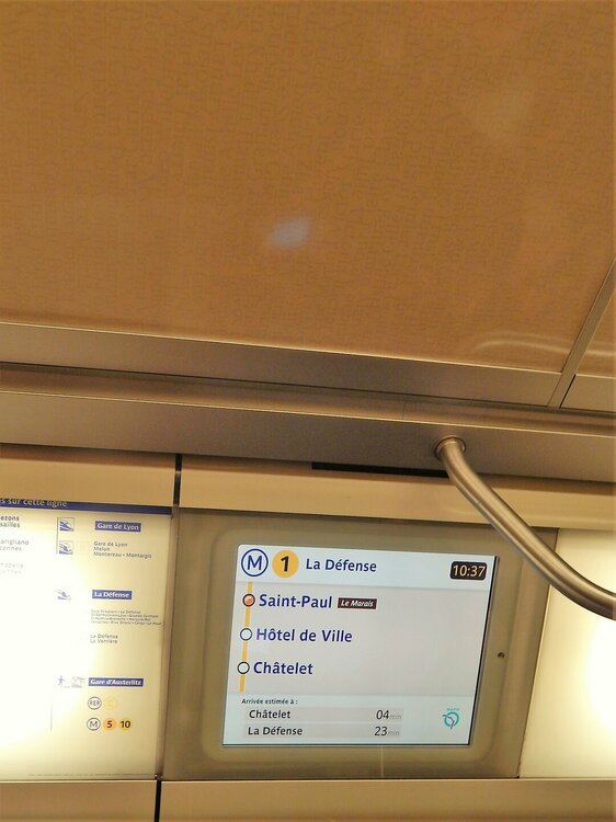 Метро Парижа16.jpg