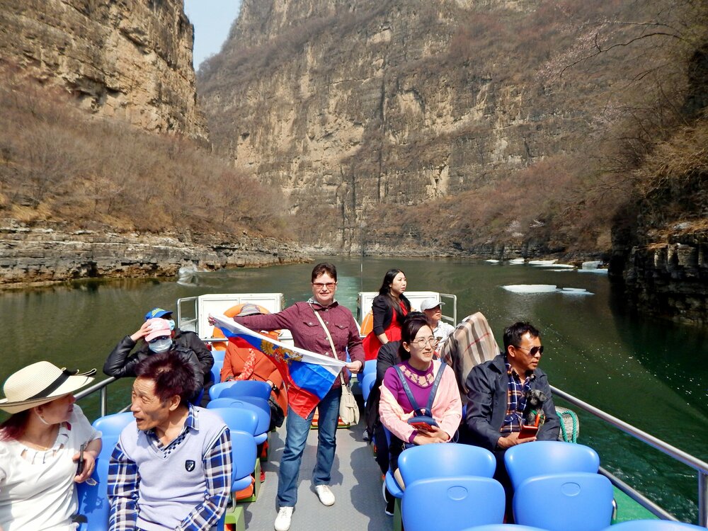 на катере1.JPG