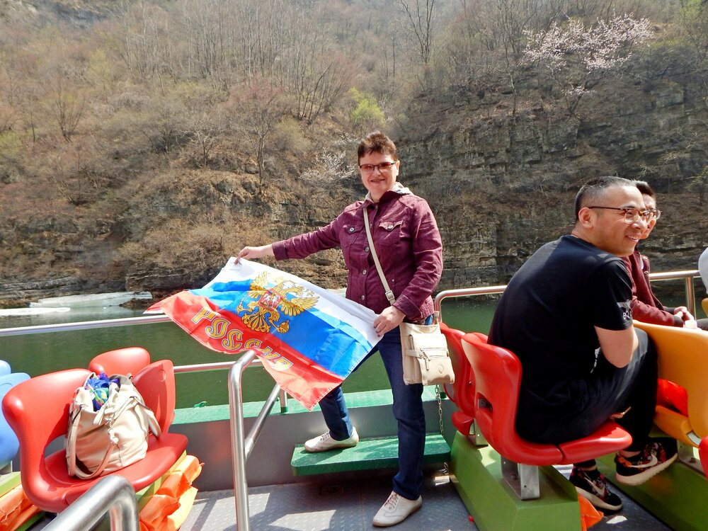 на катере.JPG