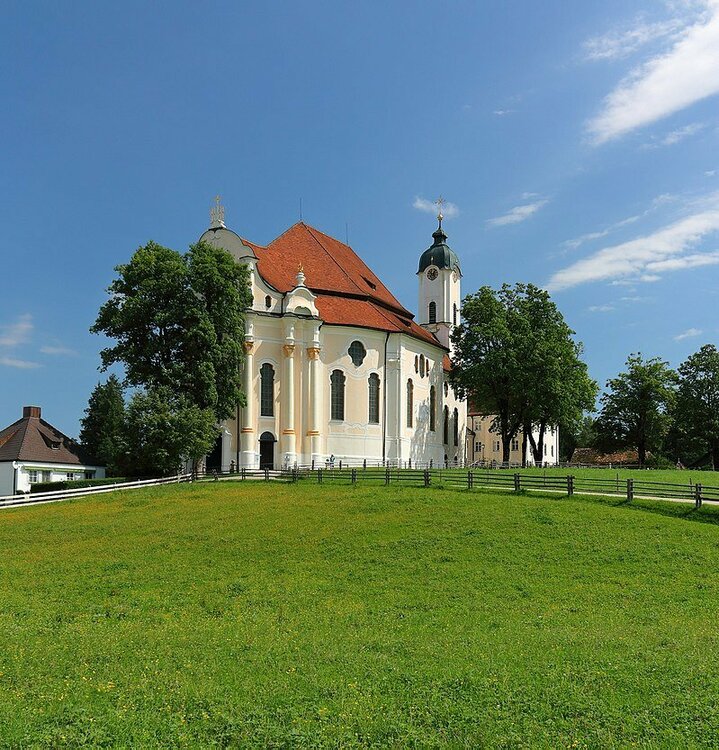 800px-Wieskirche,_August_2017.jpg