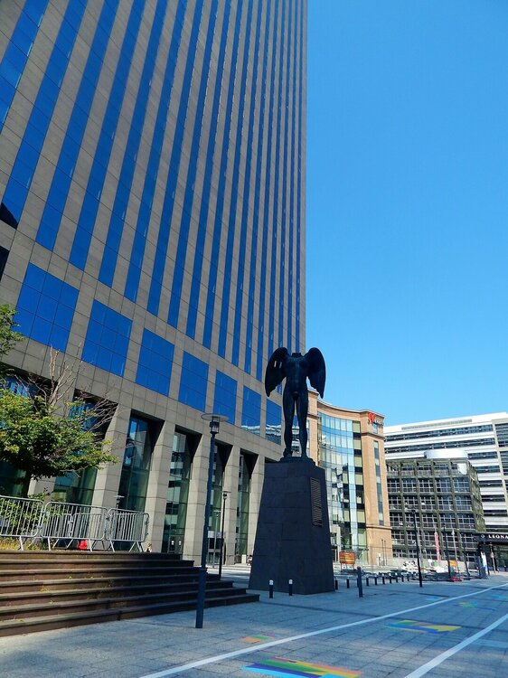 Дефанс( скульптура1).jpg