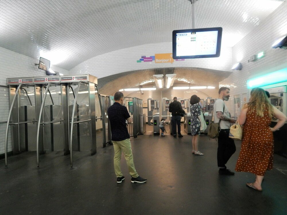 Метро Парижа11.jpg