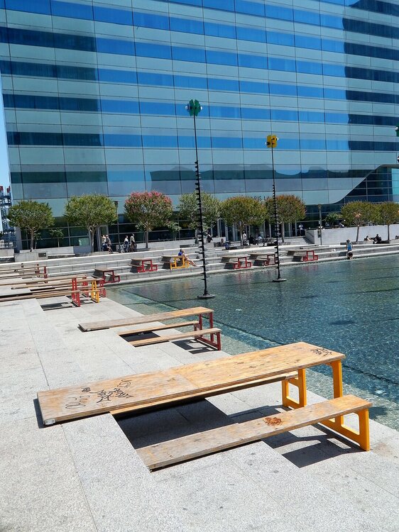 Дефанс( фонтан).jpg