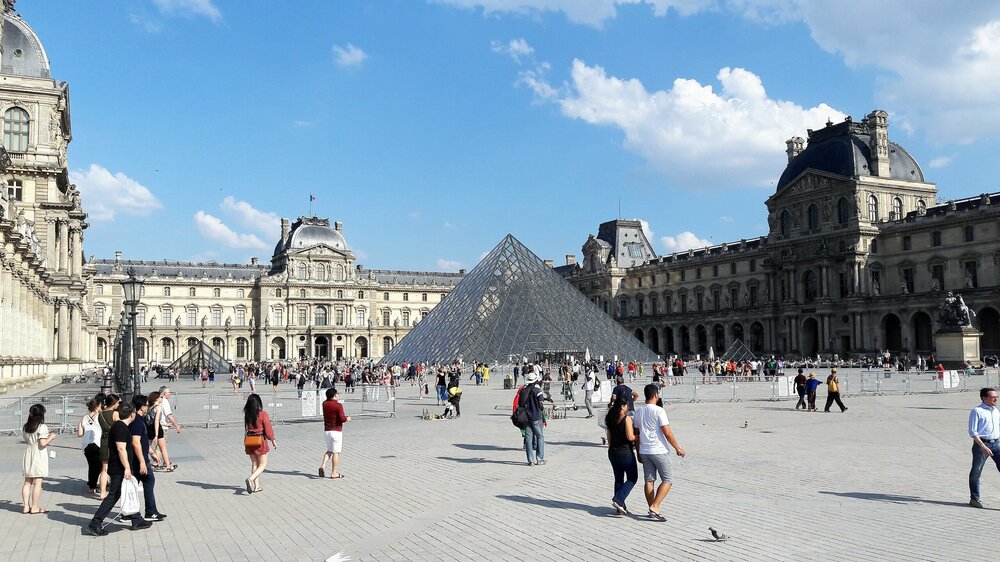 Париж(Лувр).jpg