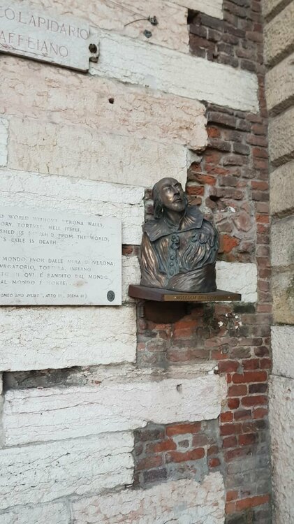 WhatsApp Image 2019-03-09 at 21.23.23 (1).jpeg