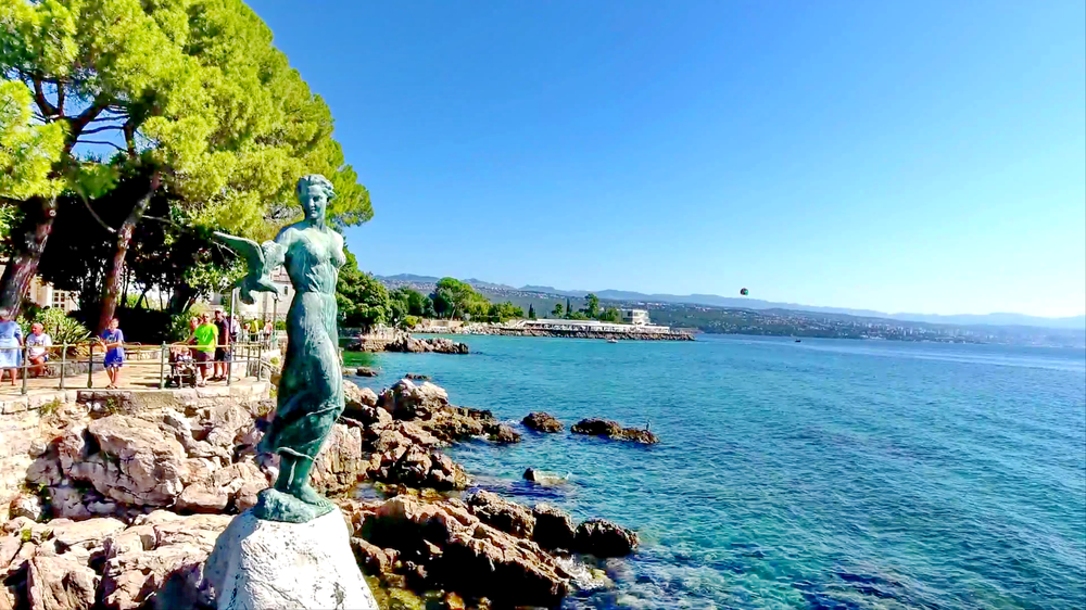 Opatija_in_4k___Croatia___Pointers_Travel.mp4_000033099.png