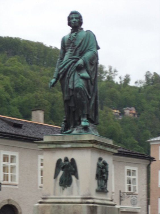 Памятник Моцарту.JPG