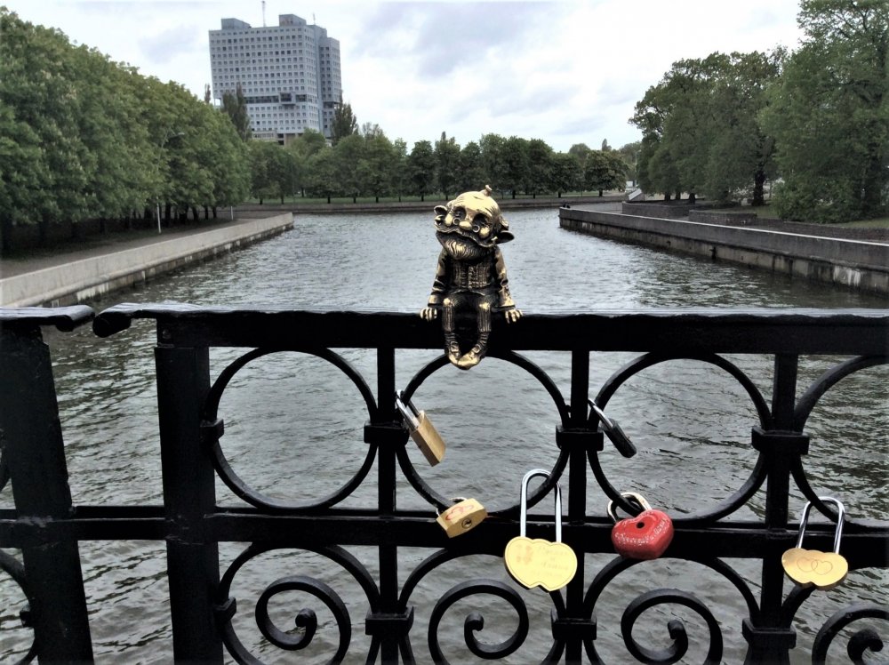 19.05.02_86_Калининград_Дедушка Хомлин.JPG