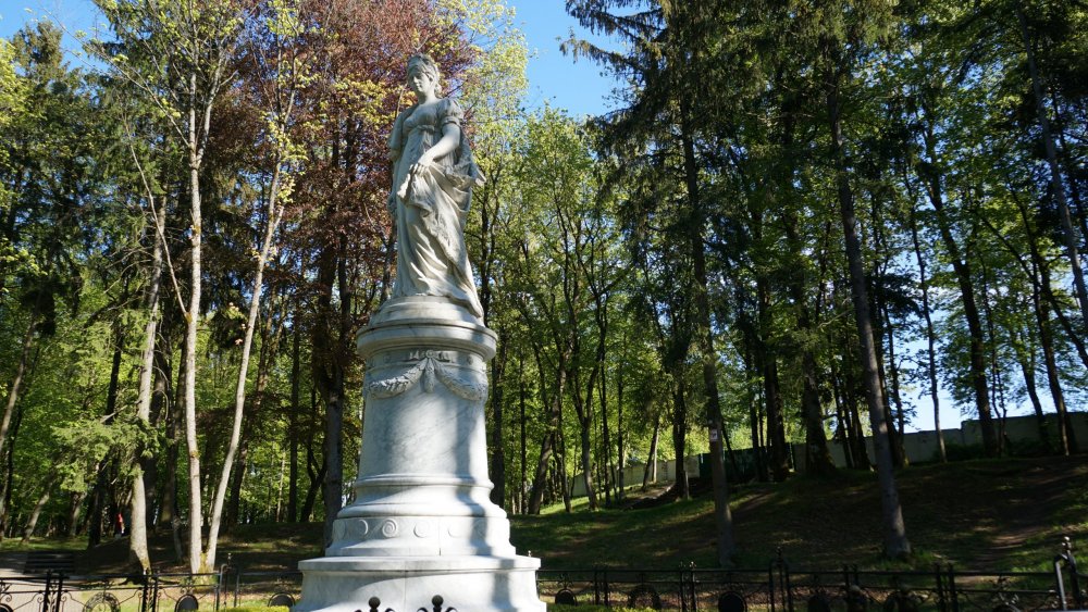 19.05.05_312_Советск_Городской парк Якобсруэ.JPG