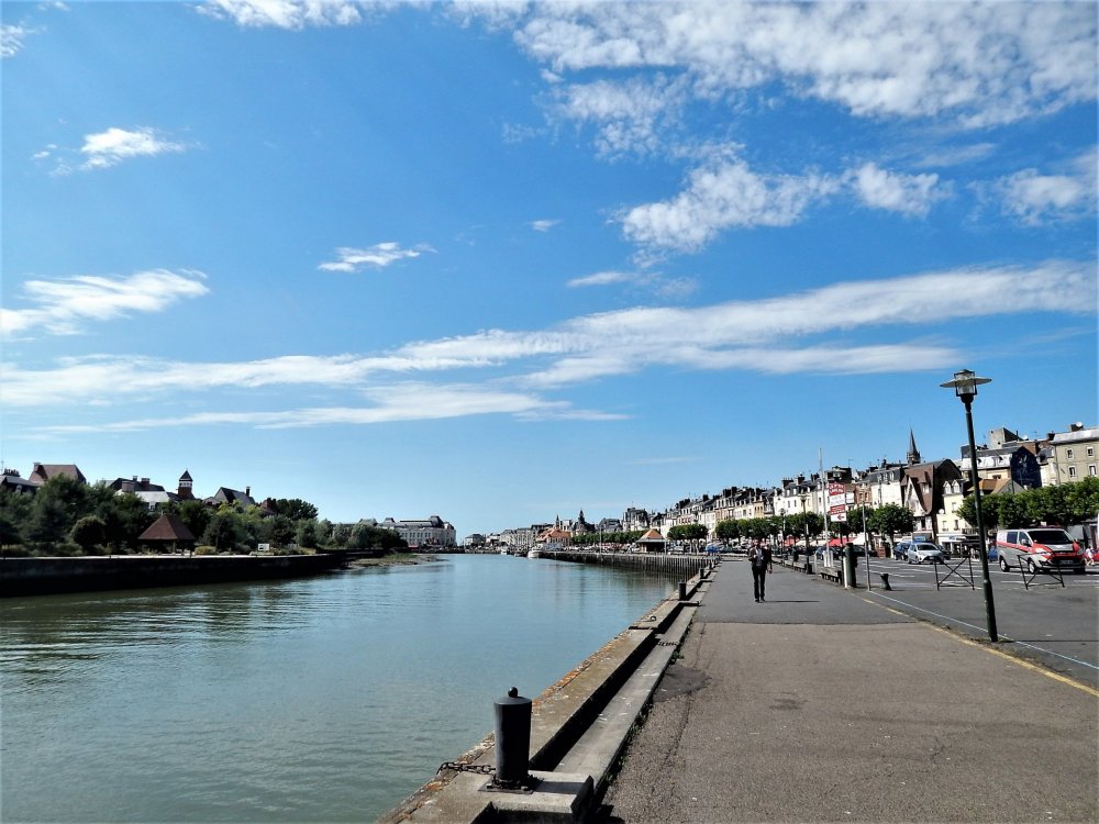 Трувиль( набережная).jpg