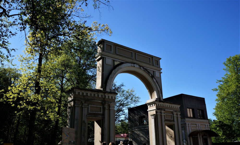 19.05.05_298_Советск_Городской парк Якобсруэ.JPG