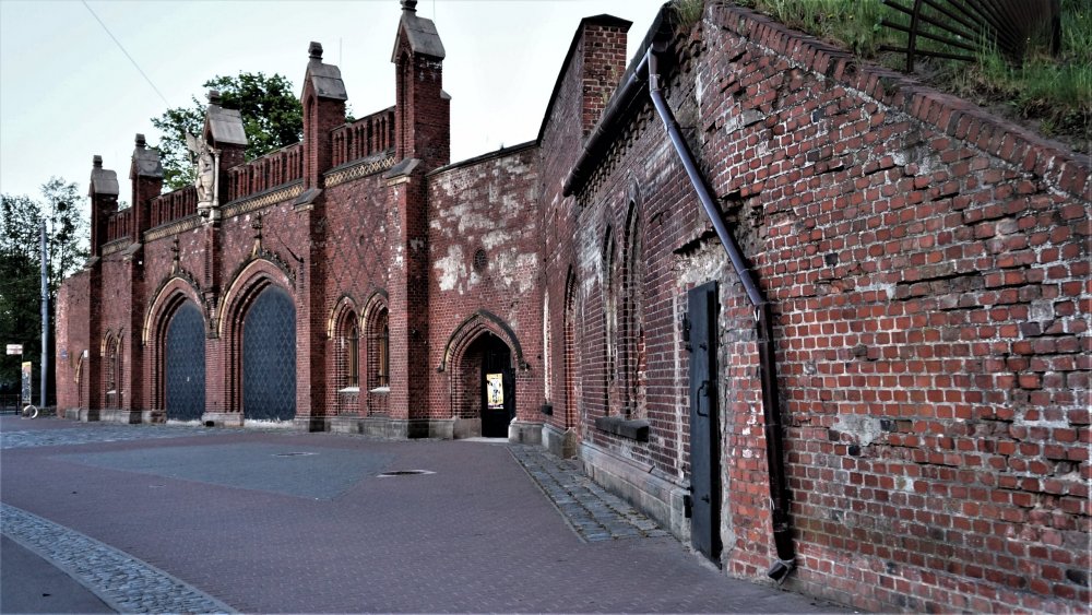 19.05.05_353_Калининград_Фридландские ворота.JPG