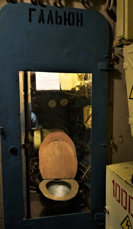 19.05.06_231_Калининград_Музей мирового океана.JPG