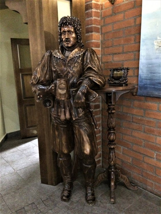 19.05.02_173_Калининград_Резиденция Королей.JPG