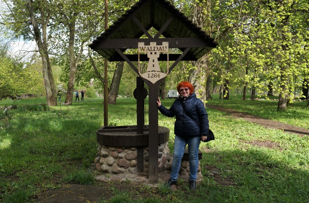 19.05.05_023_п. Низовье_Замок Вальдау.JPG