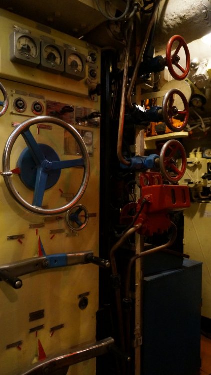 19.05.06_224_Калининград_Музей мирового океана.JPG