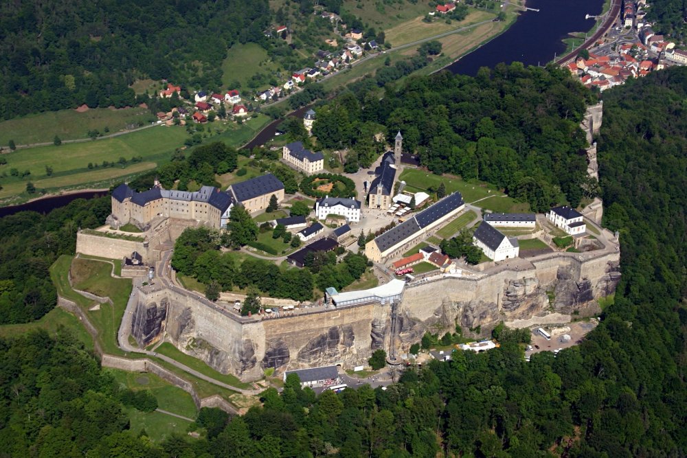____Aerial_photo_of_Festung_Königstein,_October_2008.jpg
