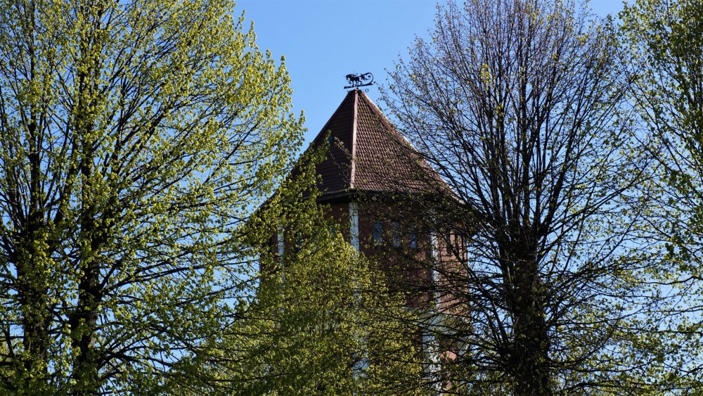 19.05.07_004_Янтарный_Водонапорная башня.JPG