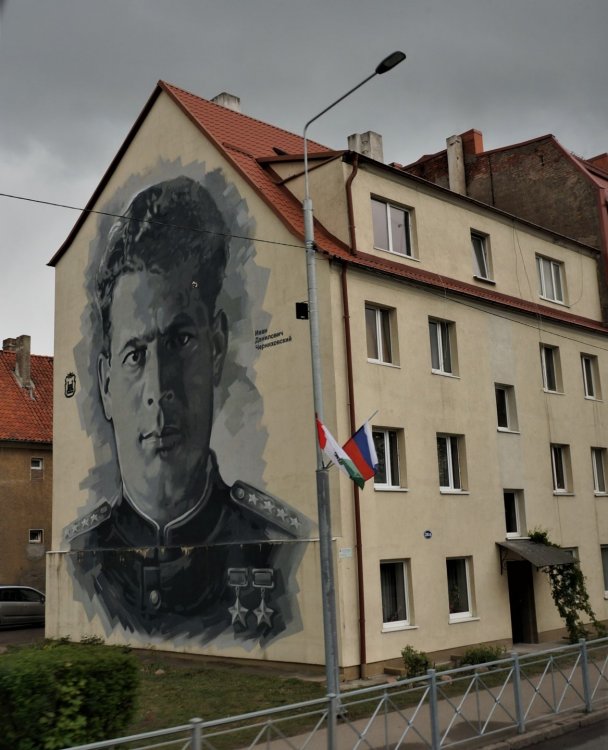 19.05.05_052_Черняховск_генерал Иван Черняховский_ул Калининградская 26а.JPG