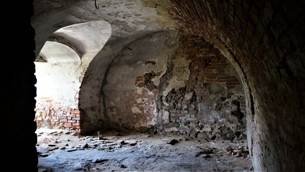 19.05.05_190_Черняховск_Замок Георгенбург.JPG