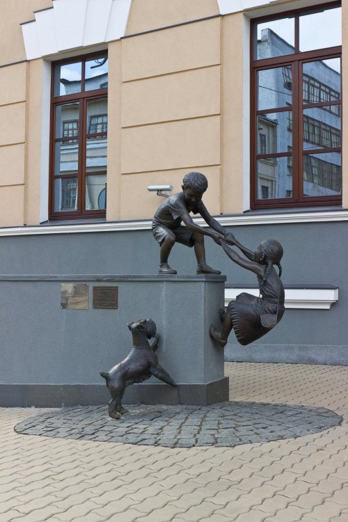 IMG_6229-1 Казань Скульптура Доверие.jpg