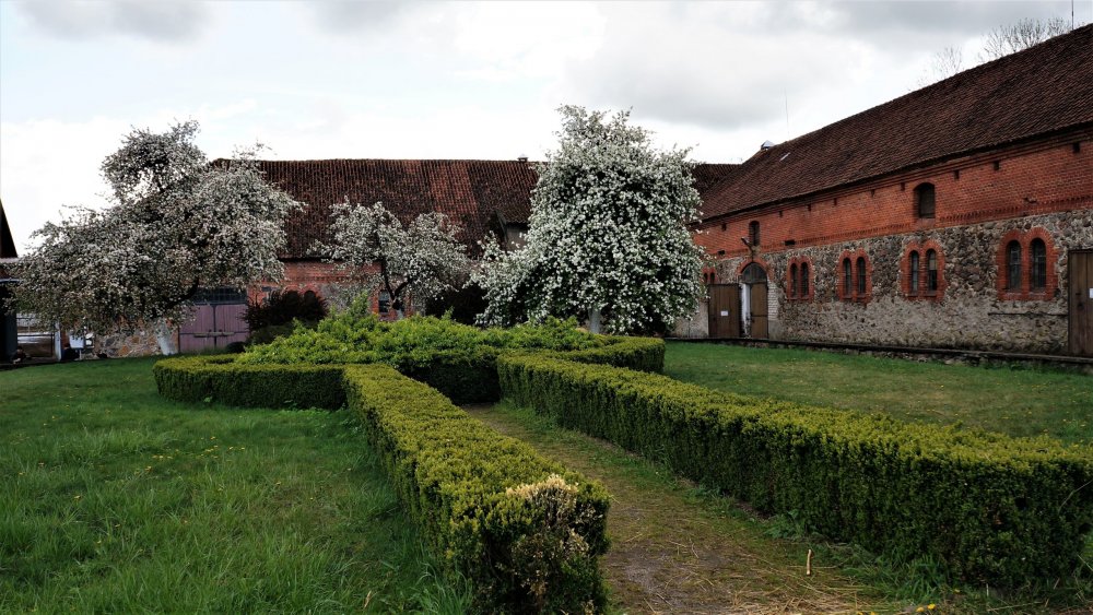 19.05.05_152_Черняховск_Конезавод Георгенбург.JPG