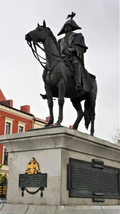 19.05.05_055_Черняховск_Памятник Барклаю де Толли.JPG