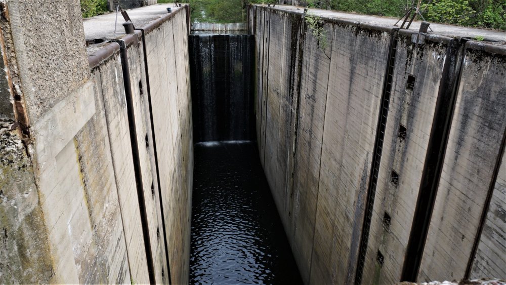 19.05.04_280_ шлюз на Мазурском канале.JPG