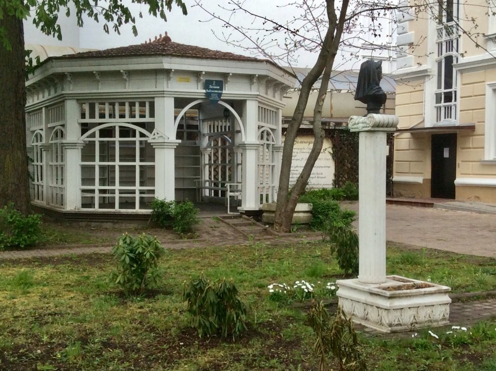 19.05.03_023_Зеленоградск_Сквер королевы Луизы.jpg