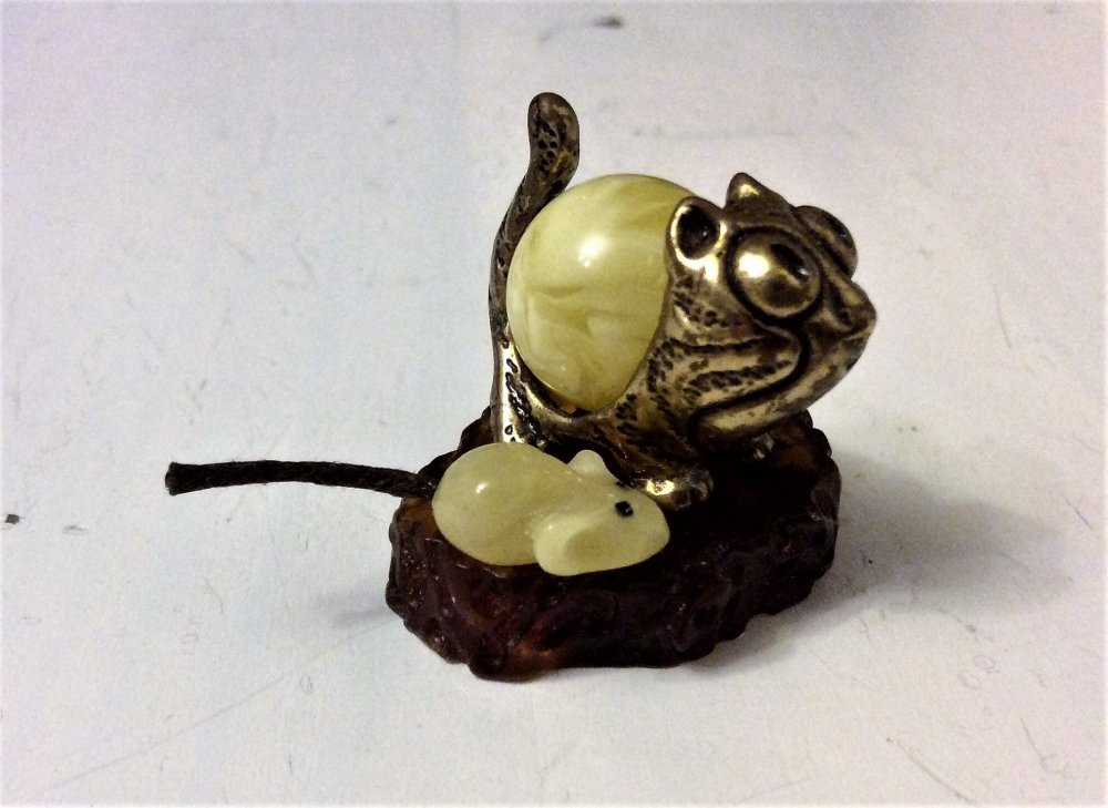 19.05.03_Зеленоградск_4_Кошка с мышкой.jpg