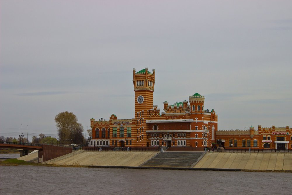 IMG_6823-1 Йошкар-Ола Марийский Нойшванштайн.jpg