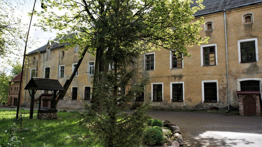 19.05.05_012_п. Низовье_Замок Вальдау.JPG