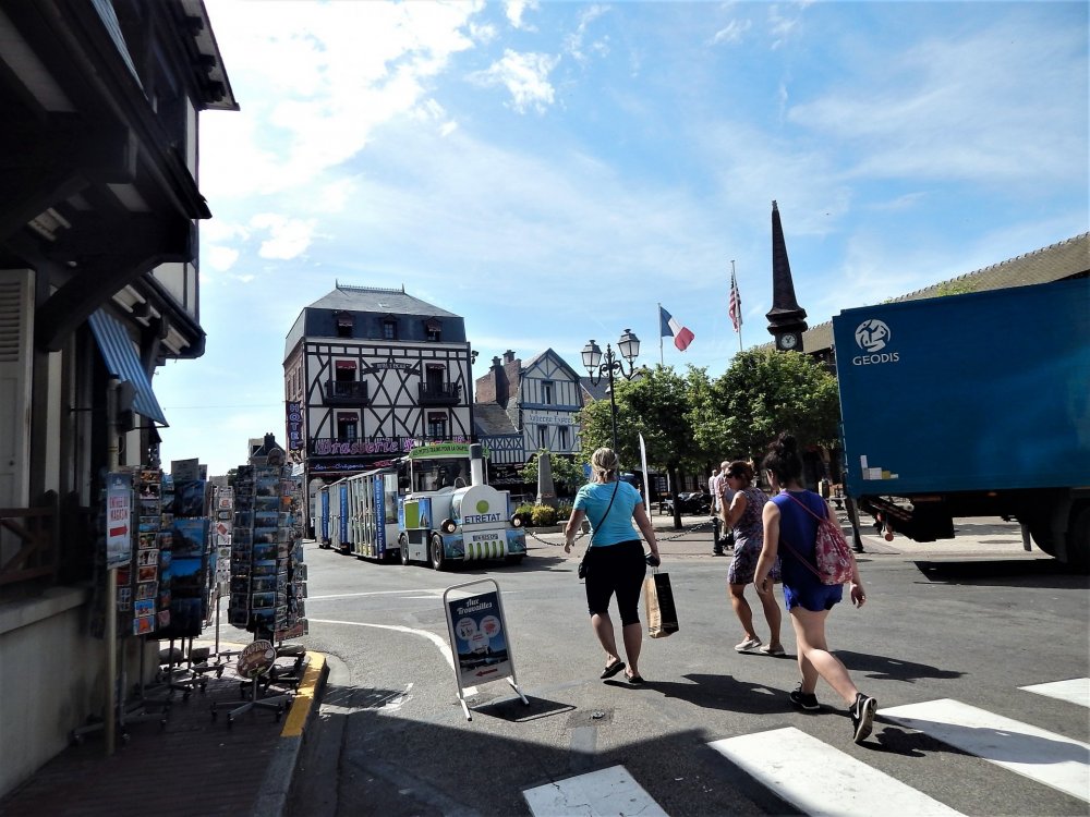 Этрета( магазин).jpg