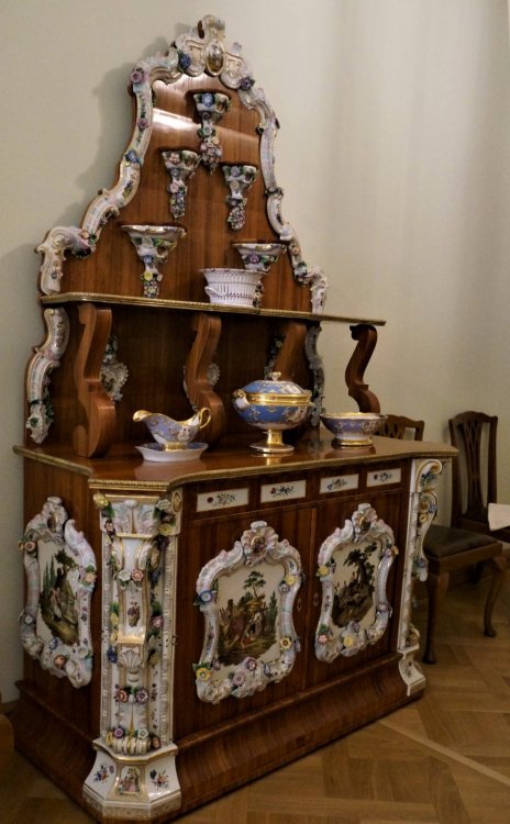 19.05.15_116_ Ораниенбаум_ Дворец.JPG