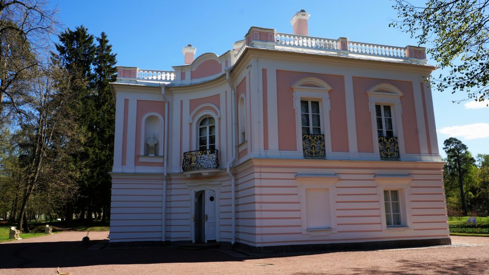 19.05.15_306_ Ораниенбаум_ Дворец Петра III.JPG