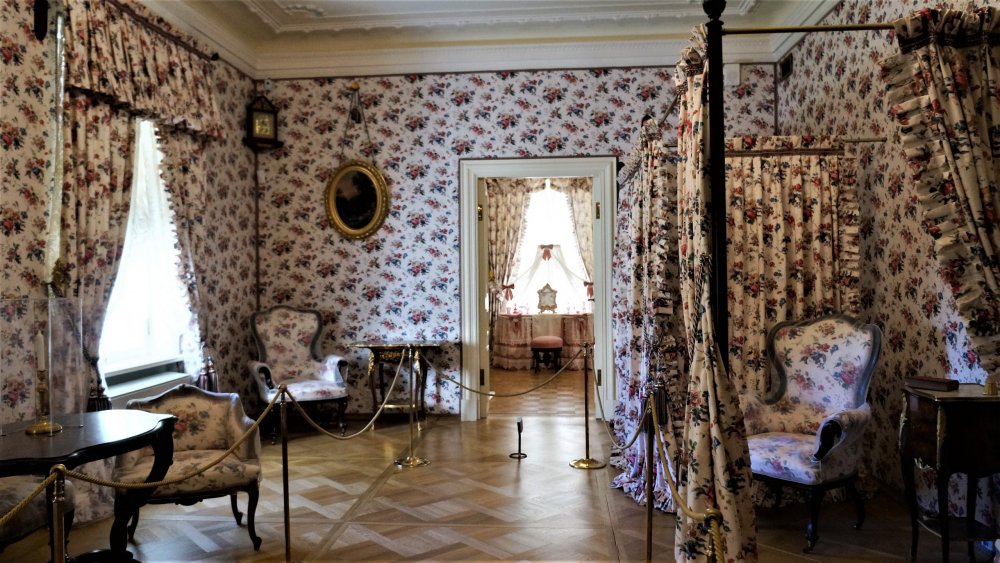 19.05.15_194_ Ораниенбаум_ Дворец.JPG