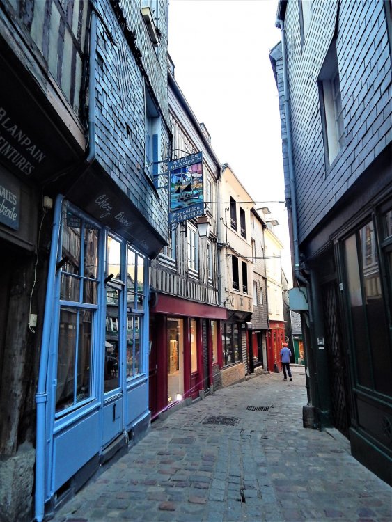 Онфлёр( узкие улочки2).jpg