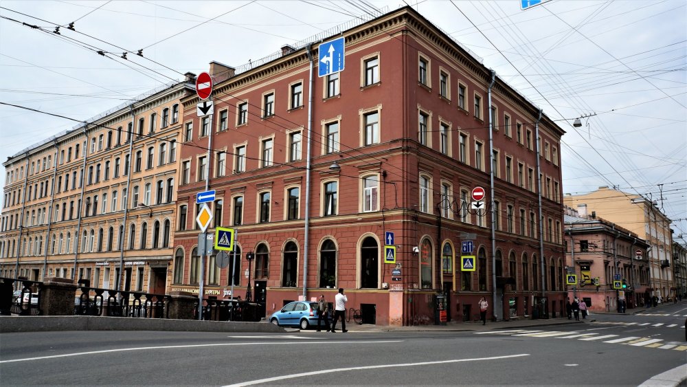 19.05.13_020_СПб_ кафе Mickey & Monkeys.JPG