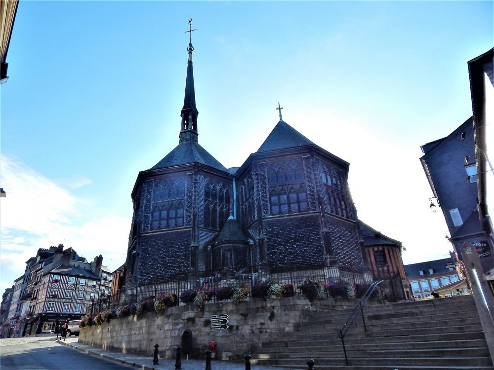 Онфлёр( церковь1).jpg